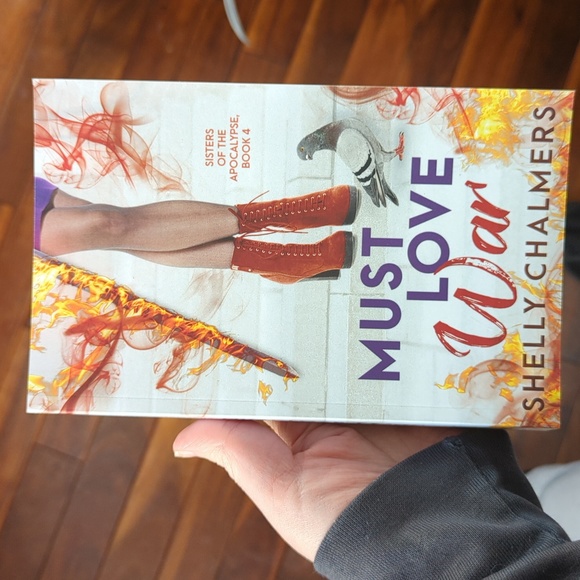 Paranormal Romance Book: "Must Love War" by Shelly Chalmers, signed author copy - Picture 2 of 3
